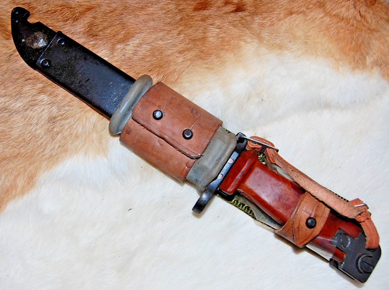 Vintage Rifle Knife Bayonet w/ Scabbard & Frog - Mint - Unissued