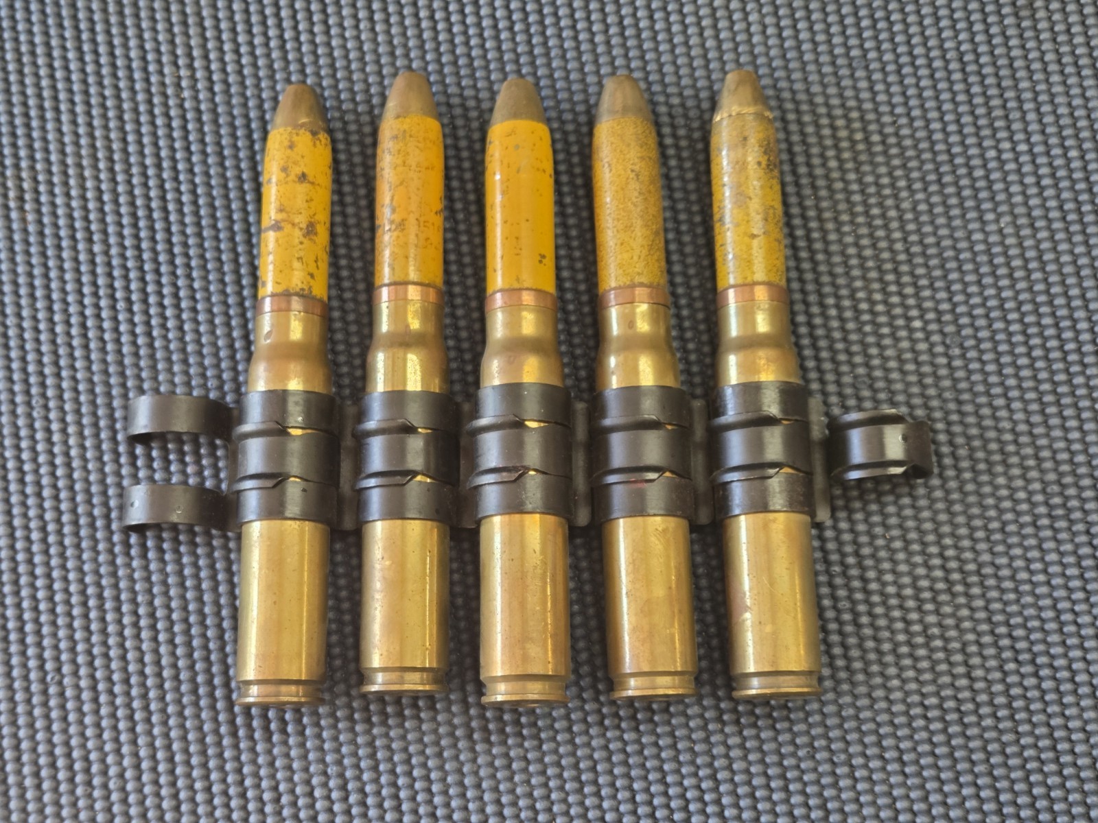VINTAGE WW2 1942  20MM LINKED M21 DUMMY ROUNDS