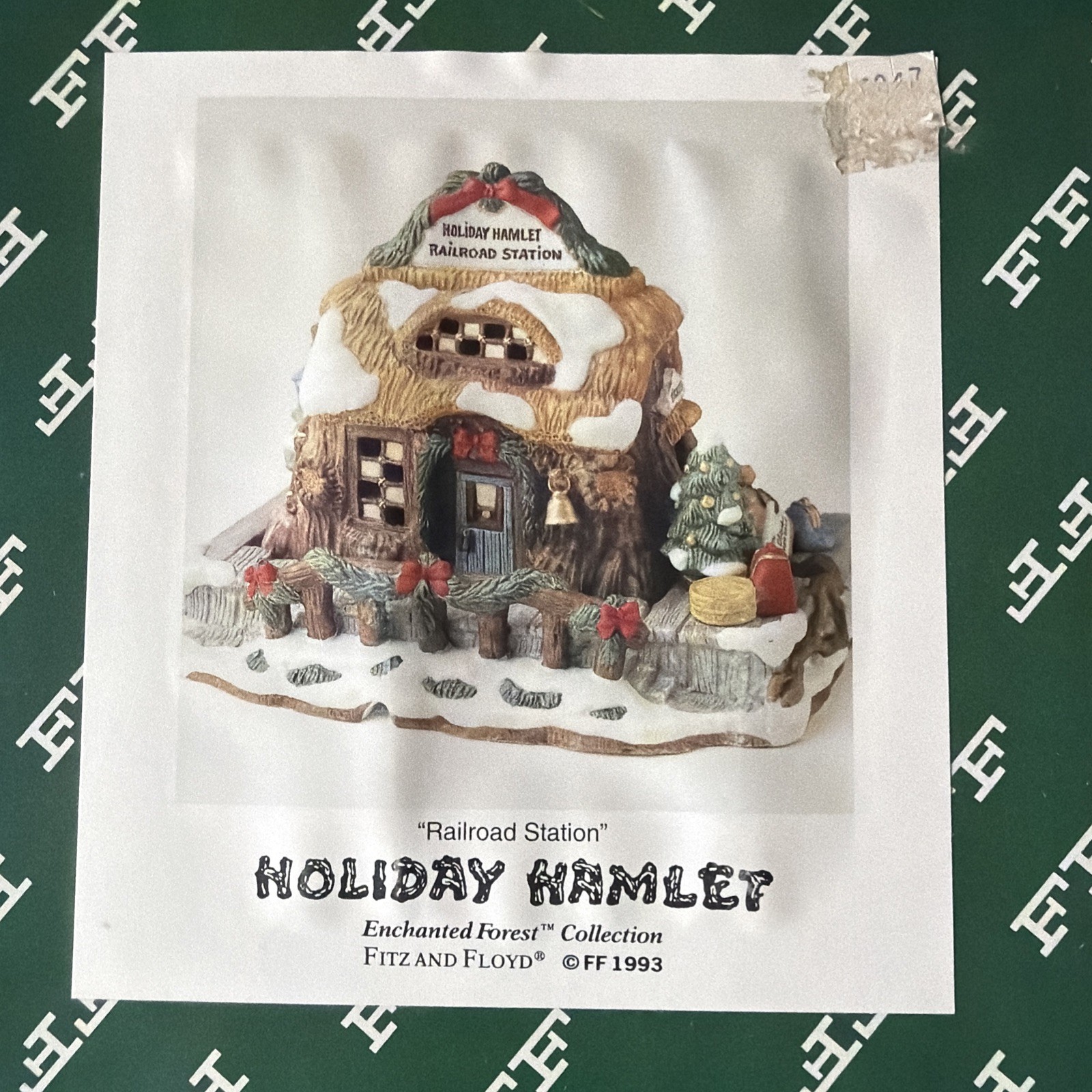 Fitz & Floyd Holiday Hamlet Railroad Station Train Station 19-719