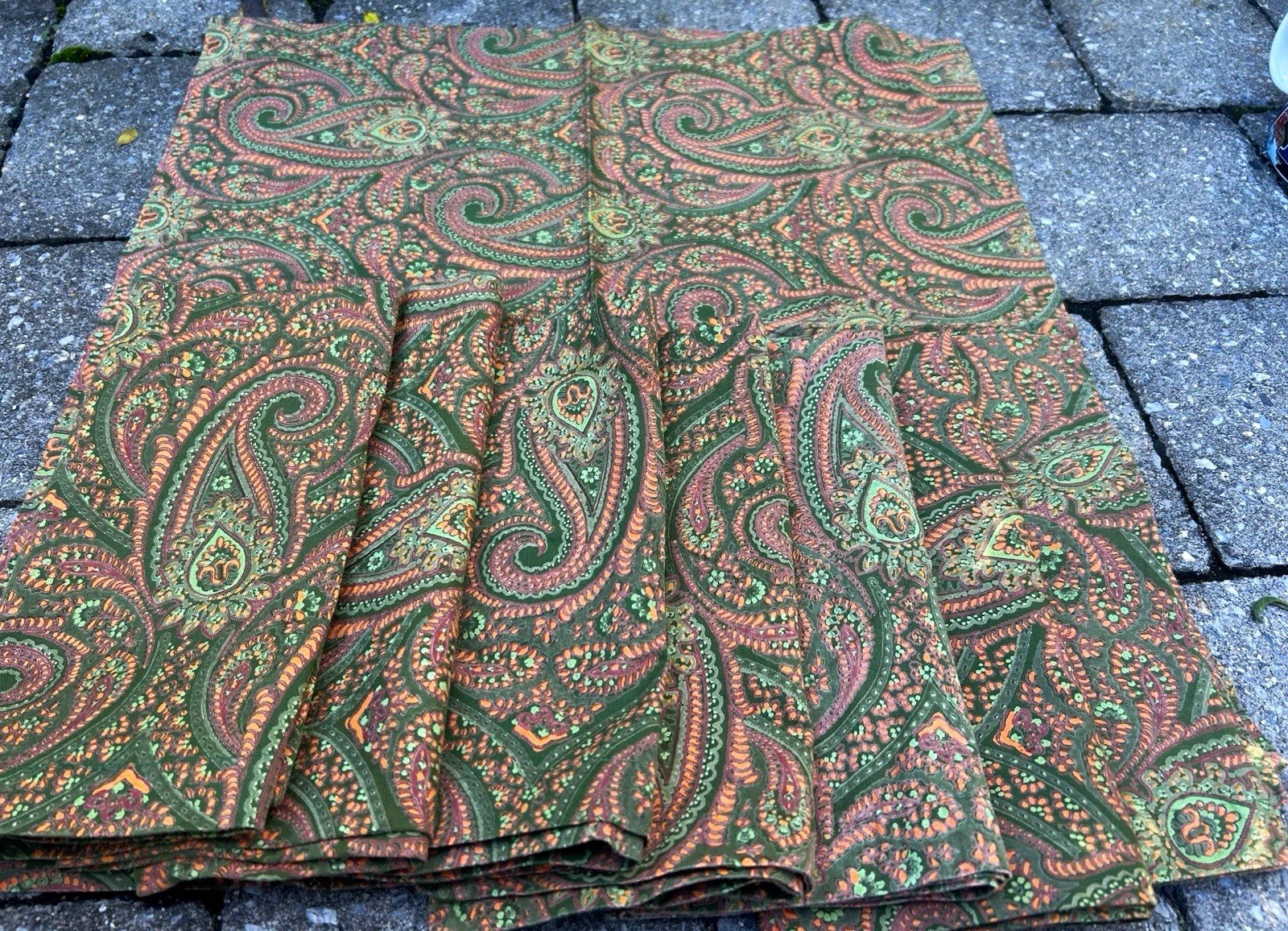Sur La Table Green Paisley  Set of 8 Cloth Napkins  Cotton  Made in India