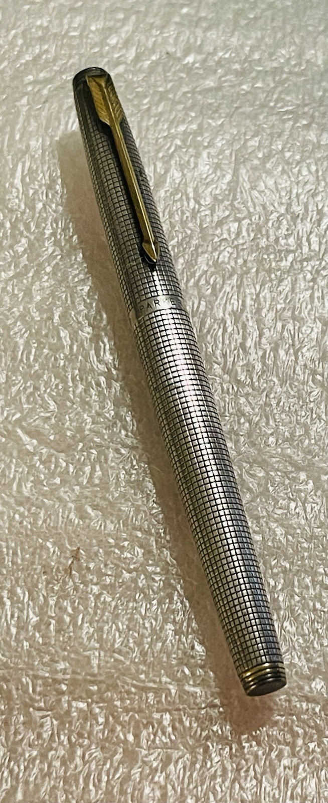 Estate Parker 75 Ciselé Sterling Silver Fountain Pen With 14K Gold Nib Black