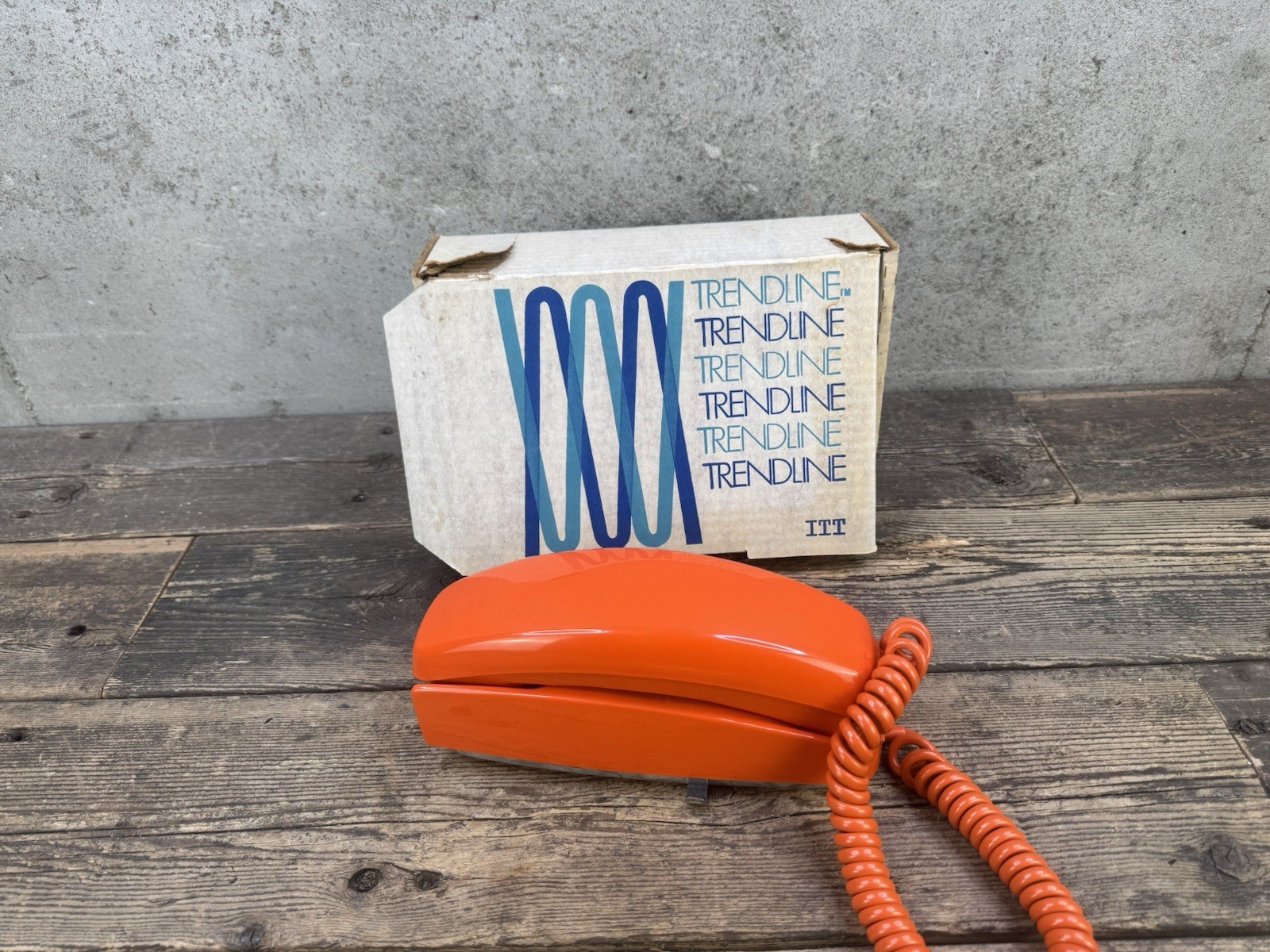 Vintage ITT Trendline Orange Telephone Phone Excellent Condition With Box