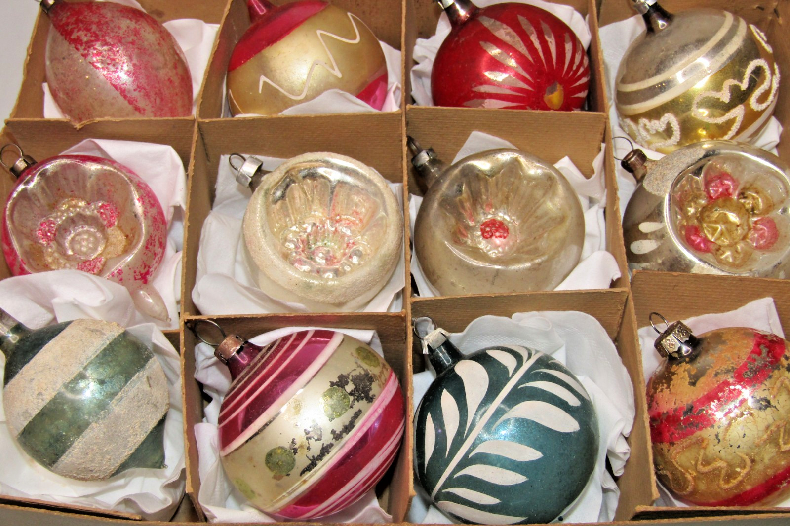 Lot Antique VTG Glass Pictured Indent FLOWER BALL Christmas Ornaments Germany