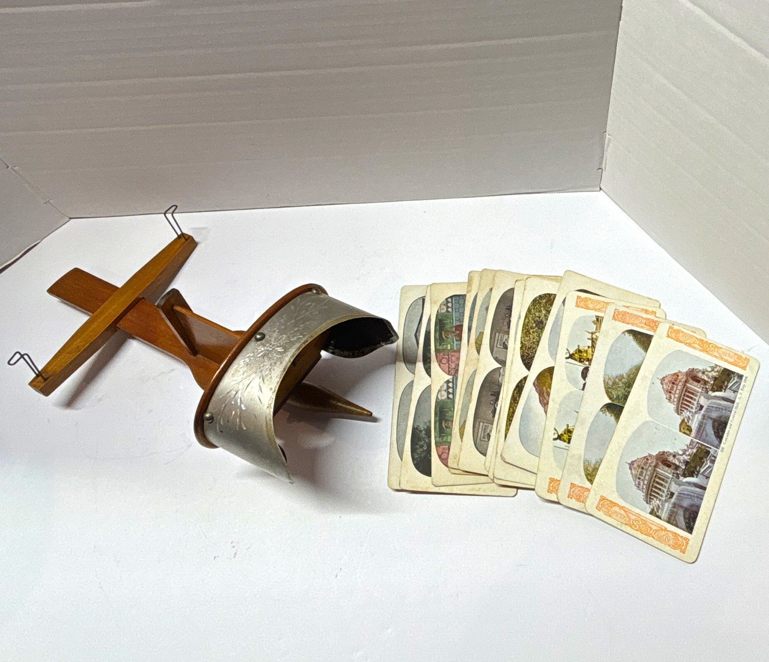 Antique HC White Stereoscope Viewer w/ 1900s Stereoview Cards World Fair SF Fire