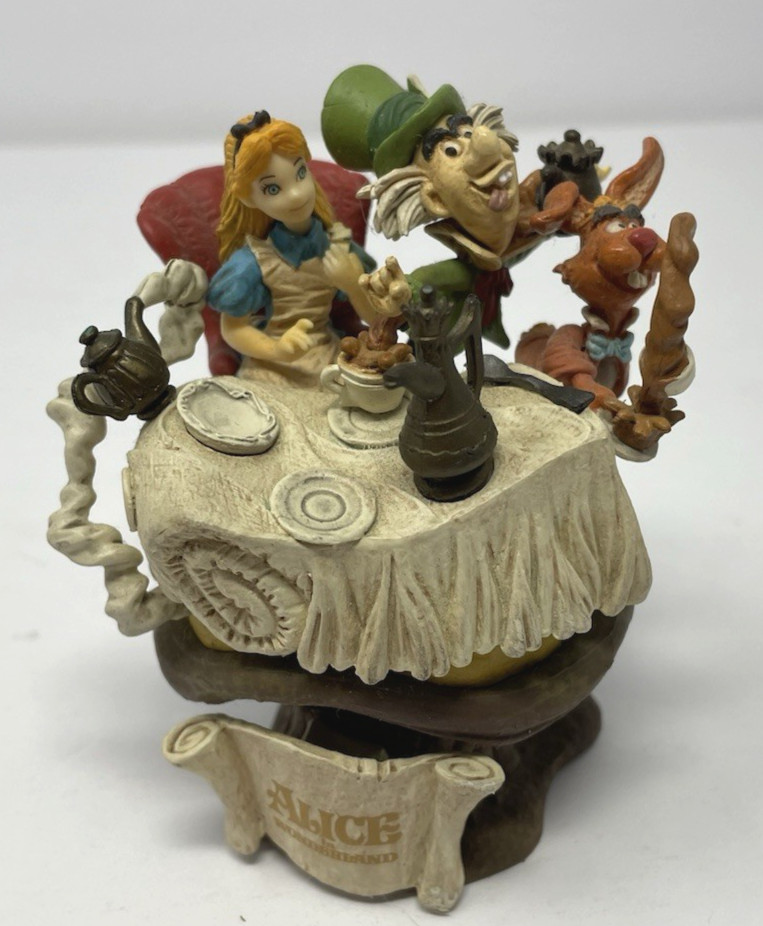 Disney SQEX Formation Arts Figure Alice Adventures in Wonderland Tea Party