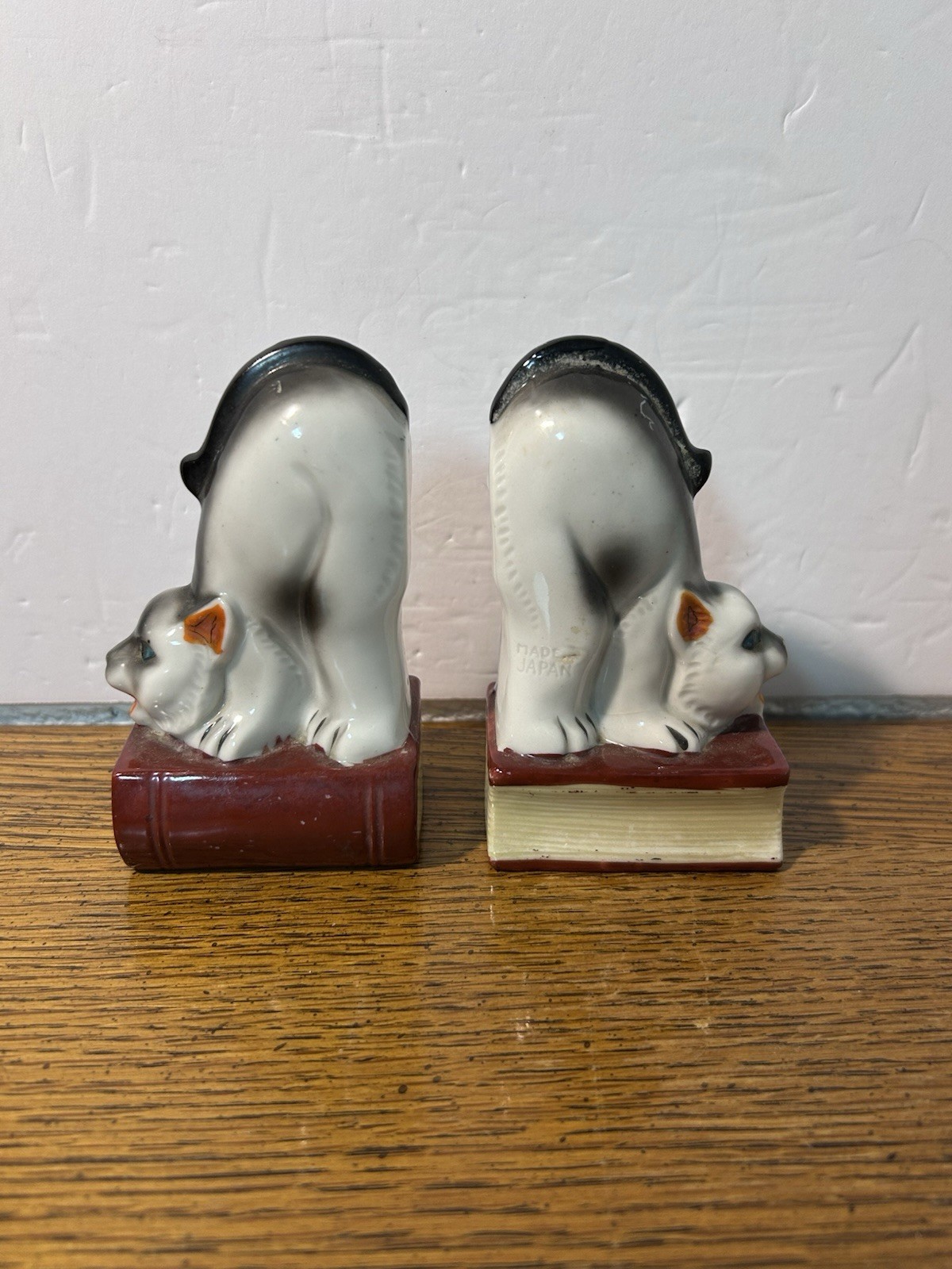 Vintage Ceramic Cat Bookends Made In Japan Mid Century Arched Back Stretching 5\