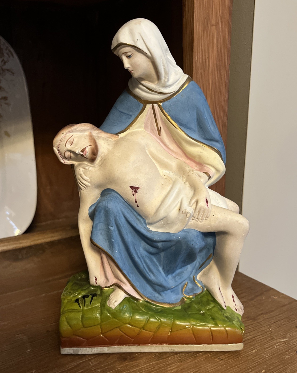 Vintage Hand Painted Chalkware Michelangelo's La Pieta Jesus Mary Sixth Sorrow