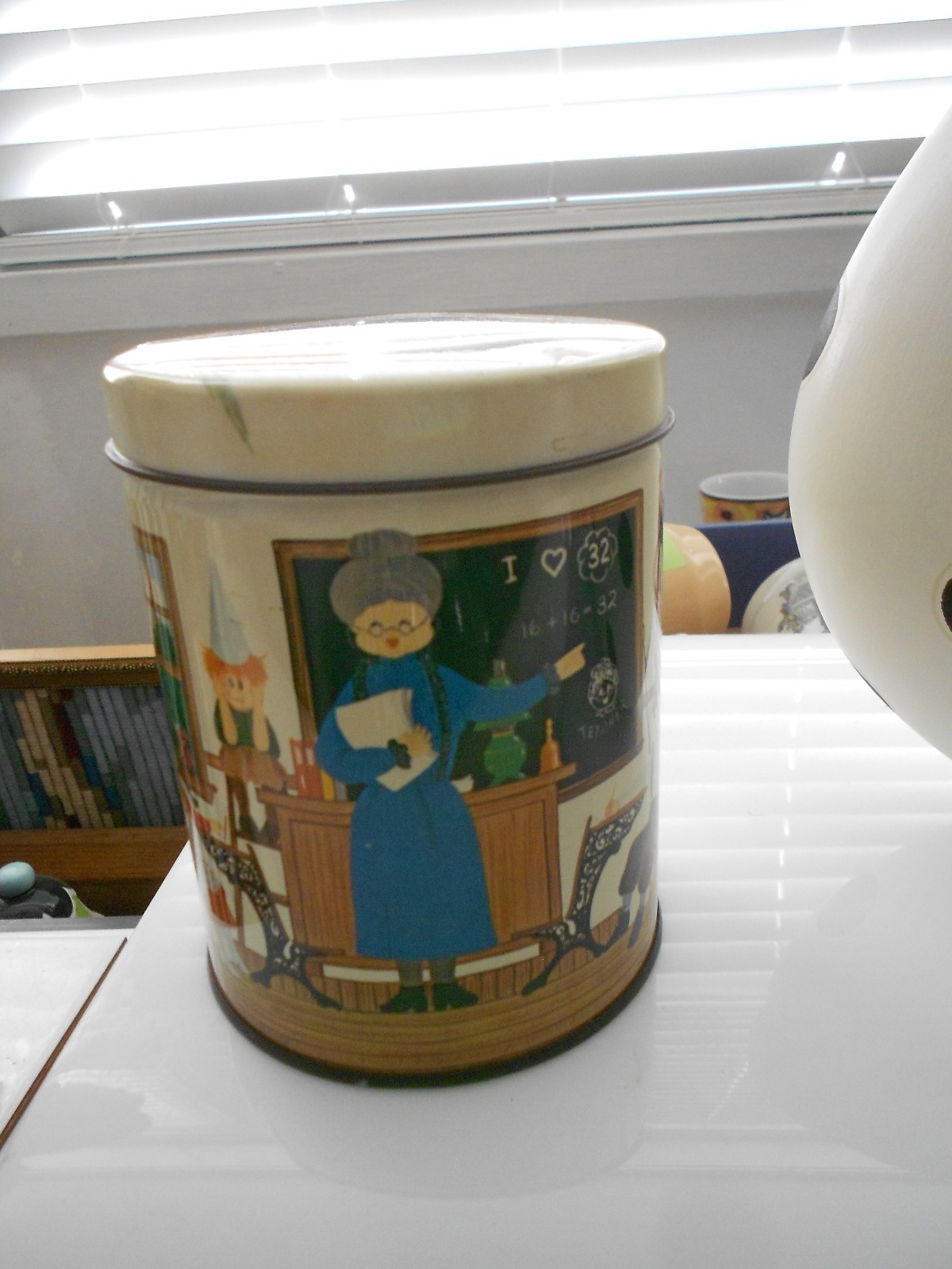 VINTAGE SCHOOLHOUSE CLASSROOM TIN-5