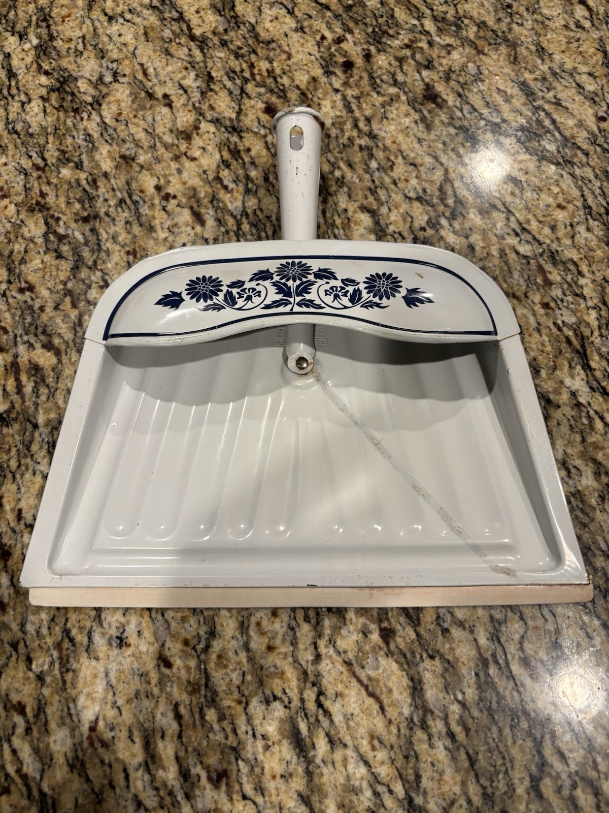 Vintage Dust Pan J.V. Reed White Blue Metal Floral Decor Farmhouse USA  Rustic