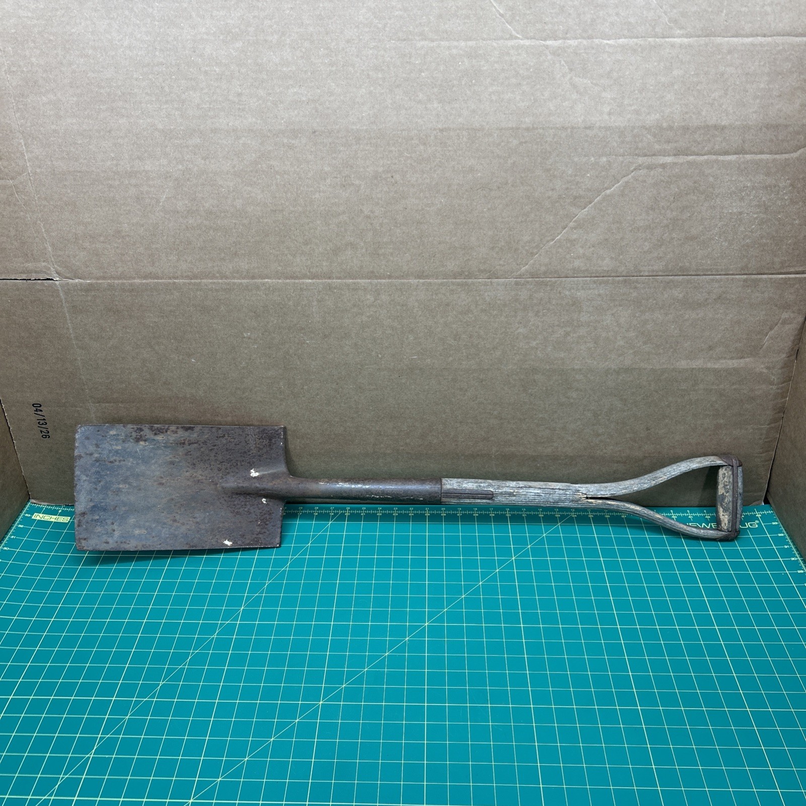 Antique VTG HEAT TREATED Shovel Tool UNIQUE Split Wood handle #2 HAS CRACK