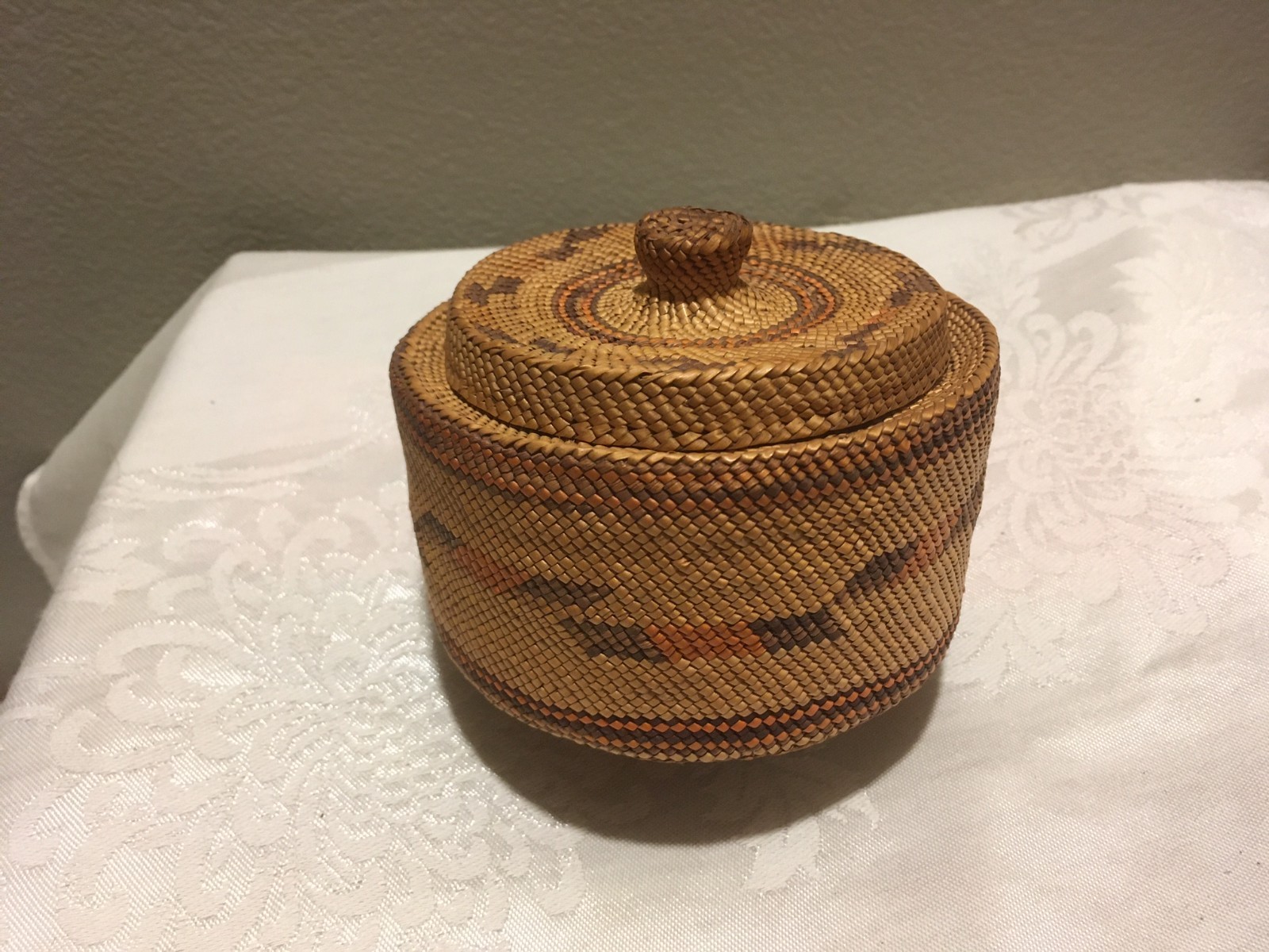 Antique Nootka / Makah Trinket Basket with Lid 4.0\