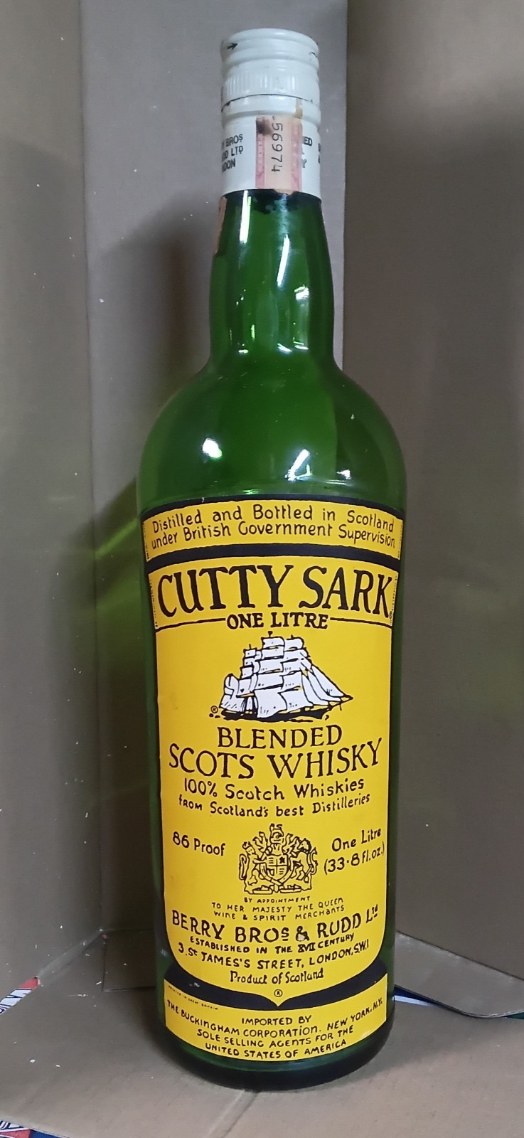 Vintage Cutty Sark Blended Scots Scotch Whiskey Bottle One Litre