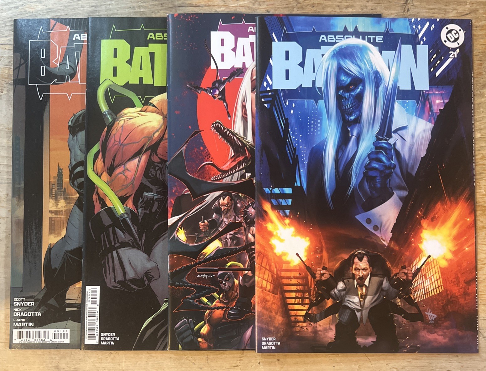 🔥(2) ABSOLUTE BATMAN #21, (1) #1 12TH PRINT, (1) #9 5TH PRINT~NM+~DC COMICS🔥