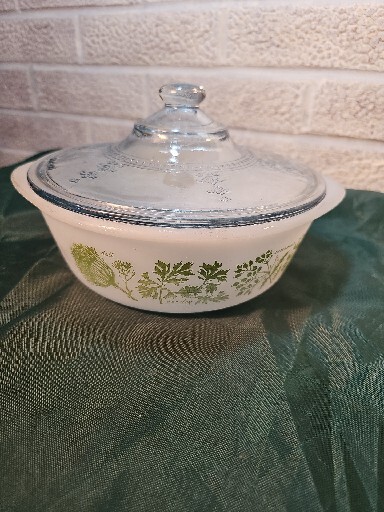 Vintage Glasbake J2600 Milk Glass Casserole Dish Herb Garden 1.5 L W/LID