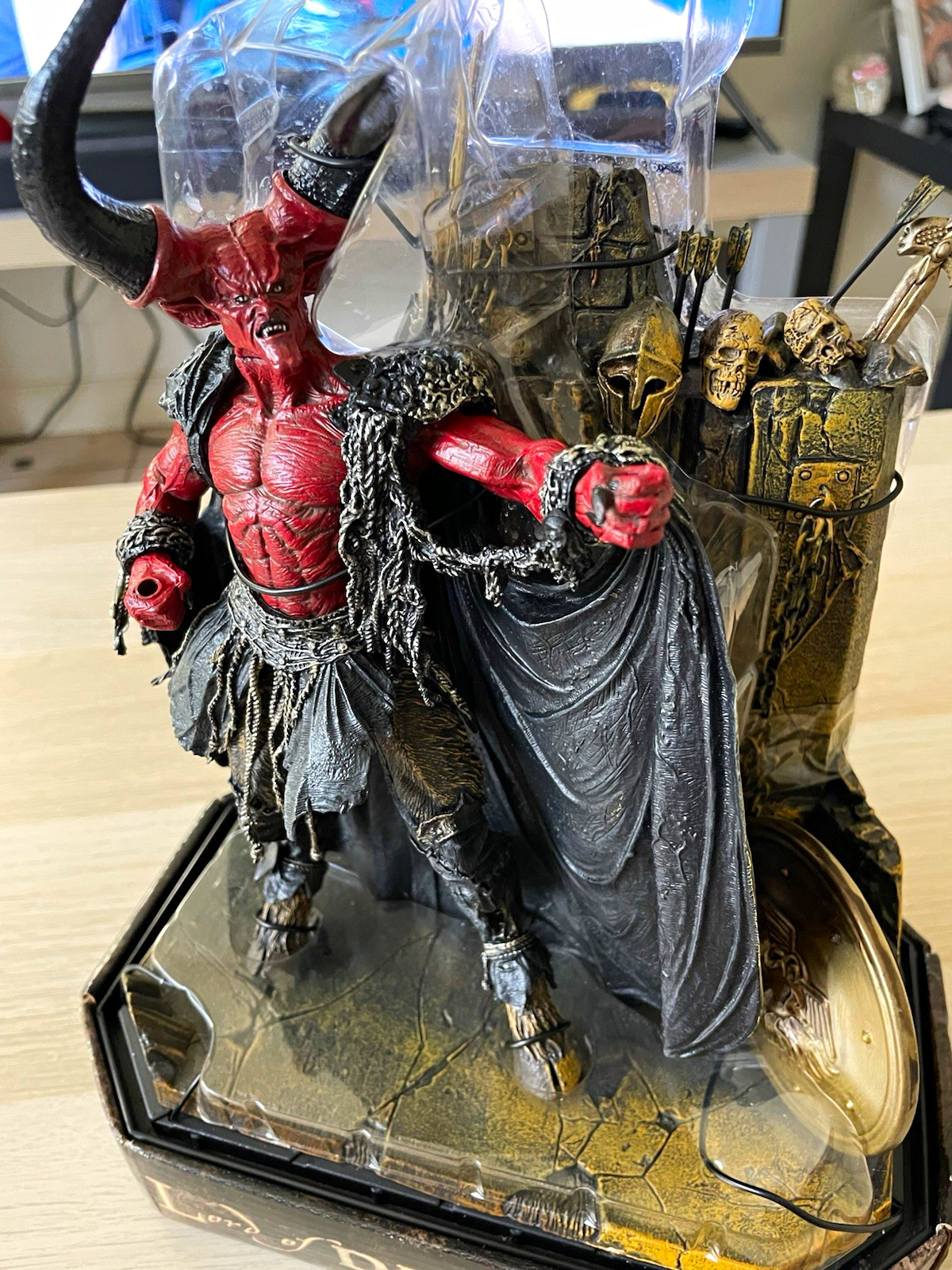 Eaglemoss Lord of Darkness Legend 1:10 PVC Figurine Red Black Gray