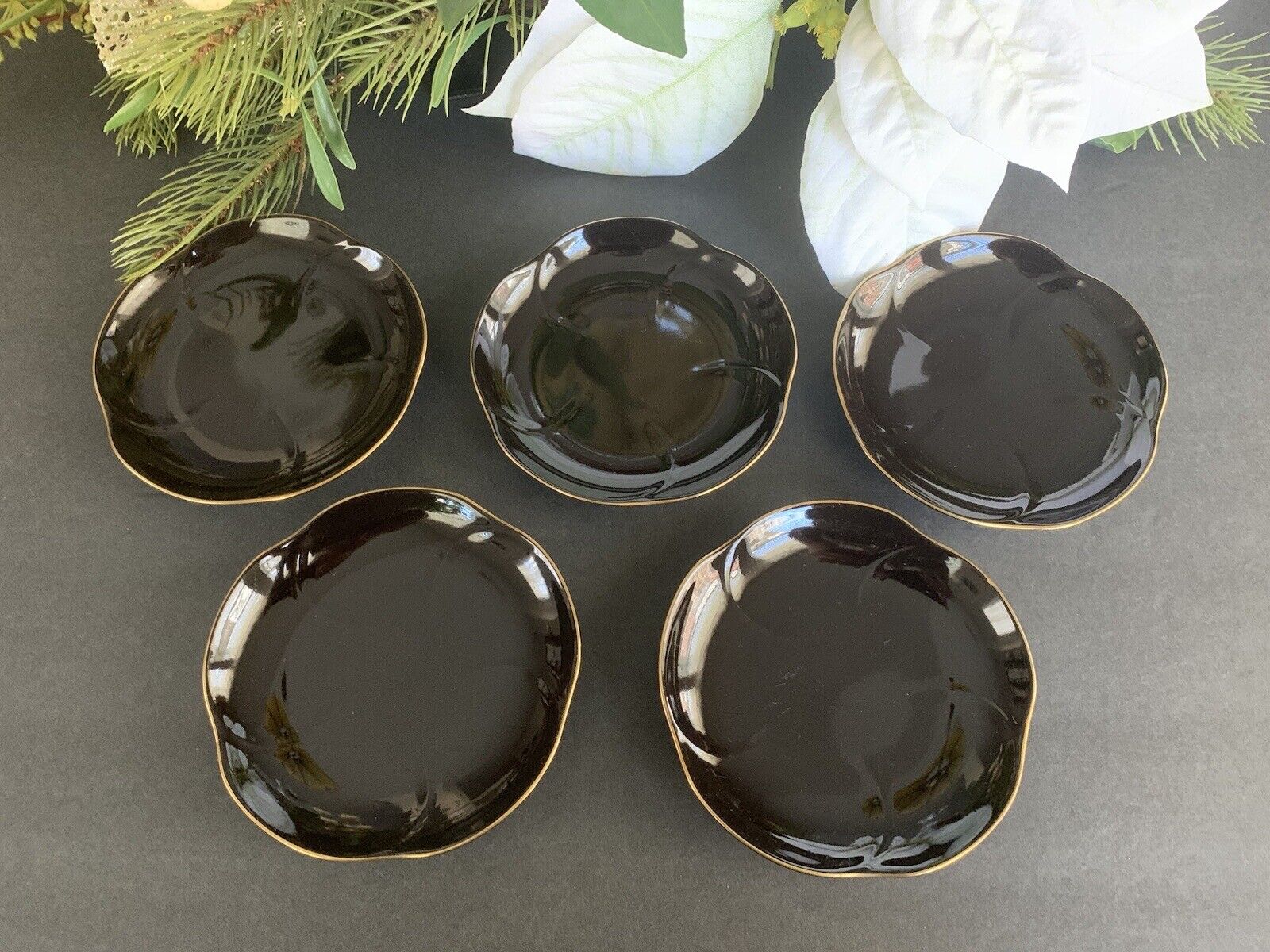 Japanese Nishiyama 5pcs black flower shaped small plates with gold rim 4-7/8”