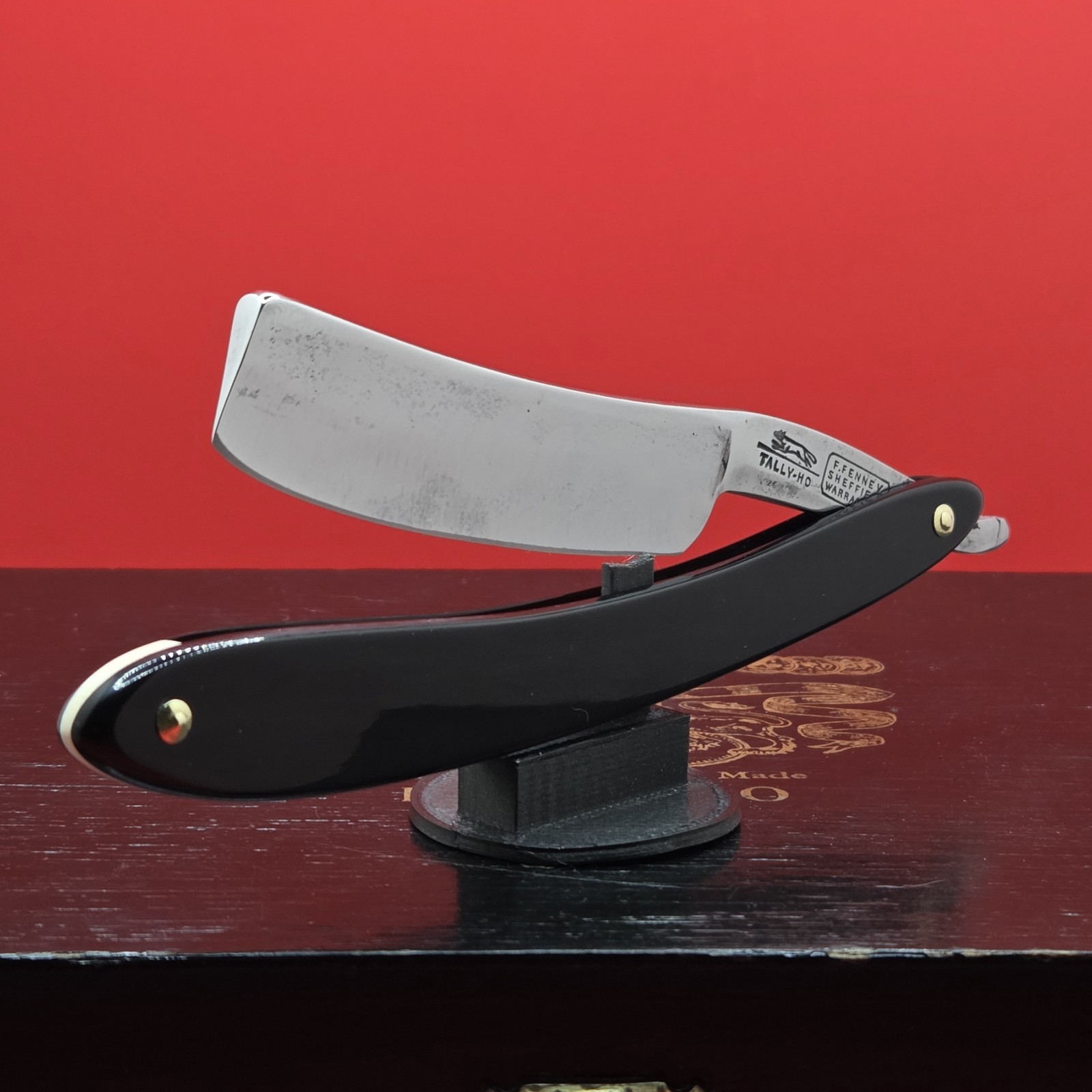 Vintage/Antique 13/16 F Fenney TALLY HO. Sheffield Razor. Restored.