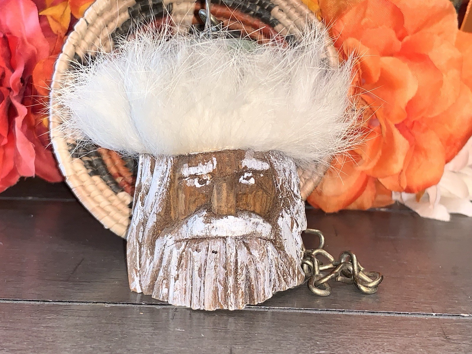 B7 VINTAGE HAND CARVED WOOD BEARDED OLD MAN FOLK ART FUR HAT SANTA ORNAMENT 3”