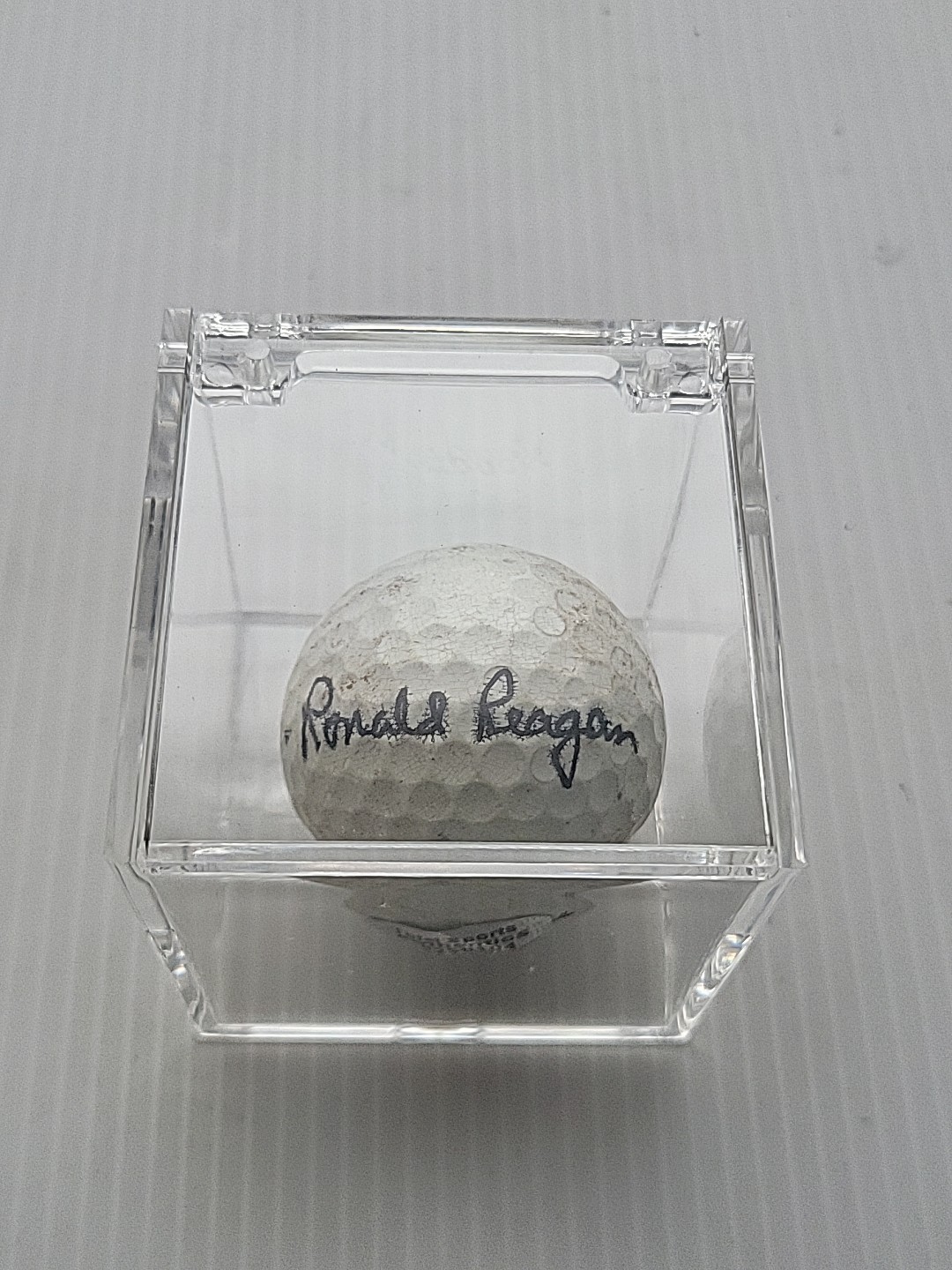 RONALD REAGAN Hand-Signed Autographed Golfball with COA and (Protective Case)