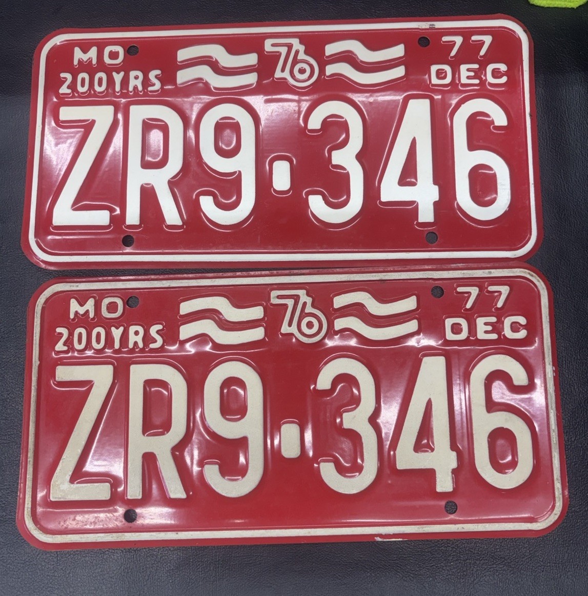 Vintage 1976-1977 Missouri Bicentennial License Plates Pair (ZR9-346)