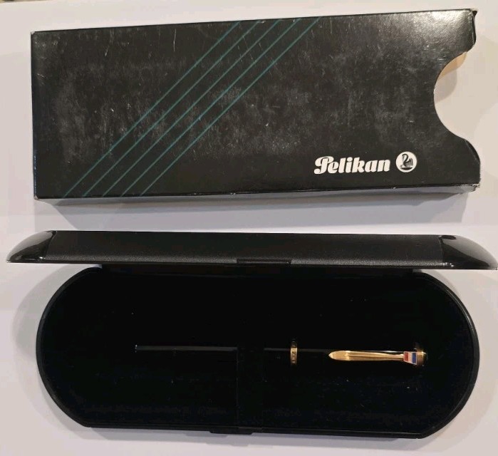 Pelikan R400 Rollerball Pen Black GT W Germany Excellent in Box W/booklet