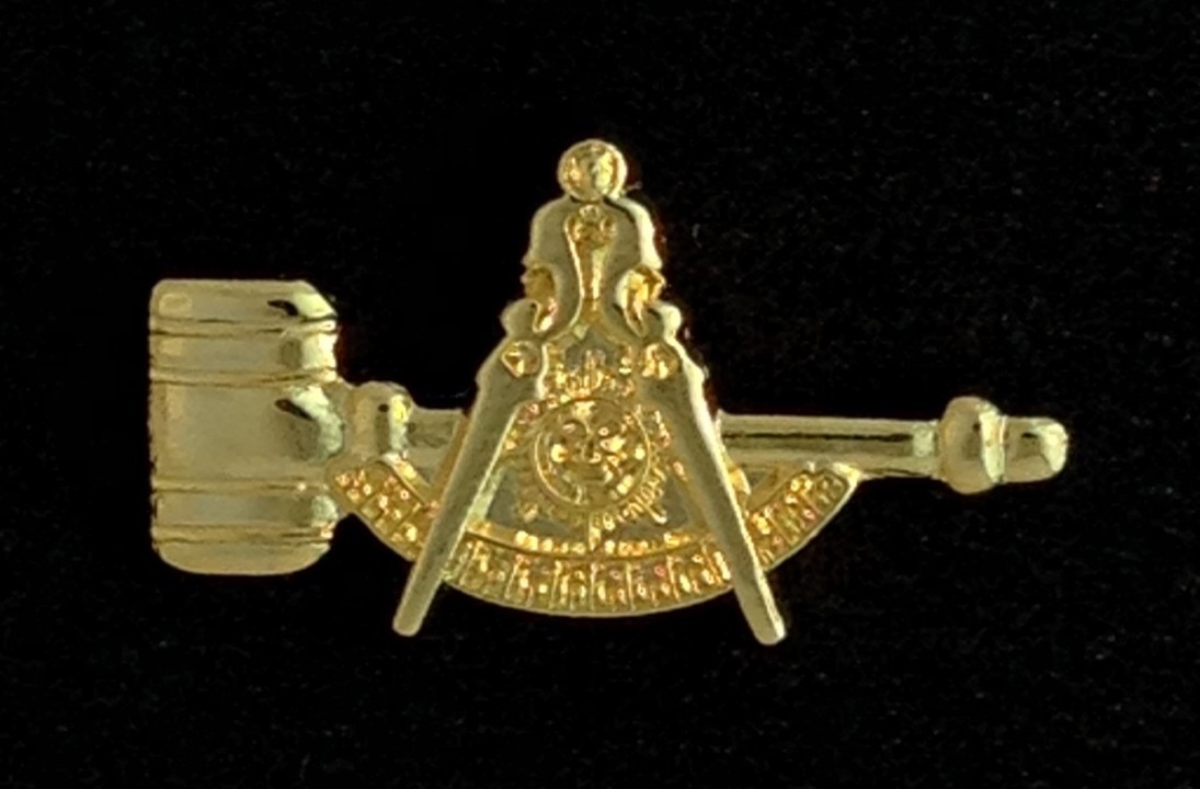 Masonic Past Master With Gavel Lapel Pin (PMG-1)