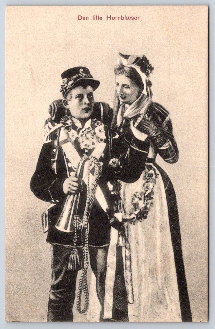 Antique Denmark postcard den lille Hornblaeser little bugler 1915