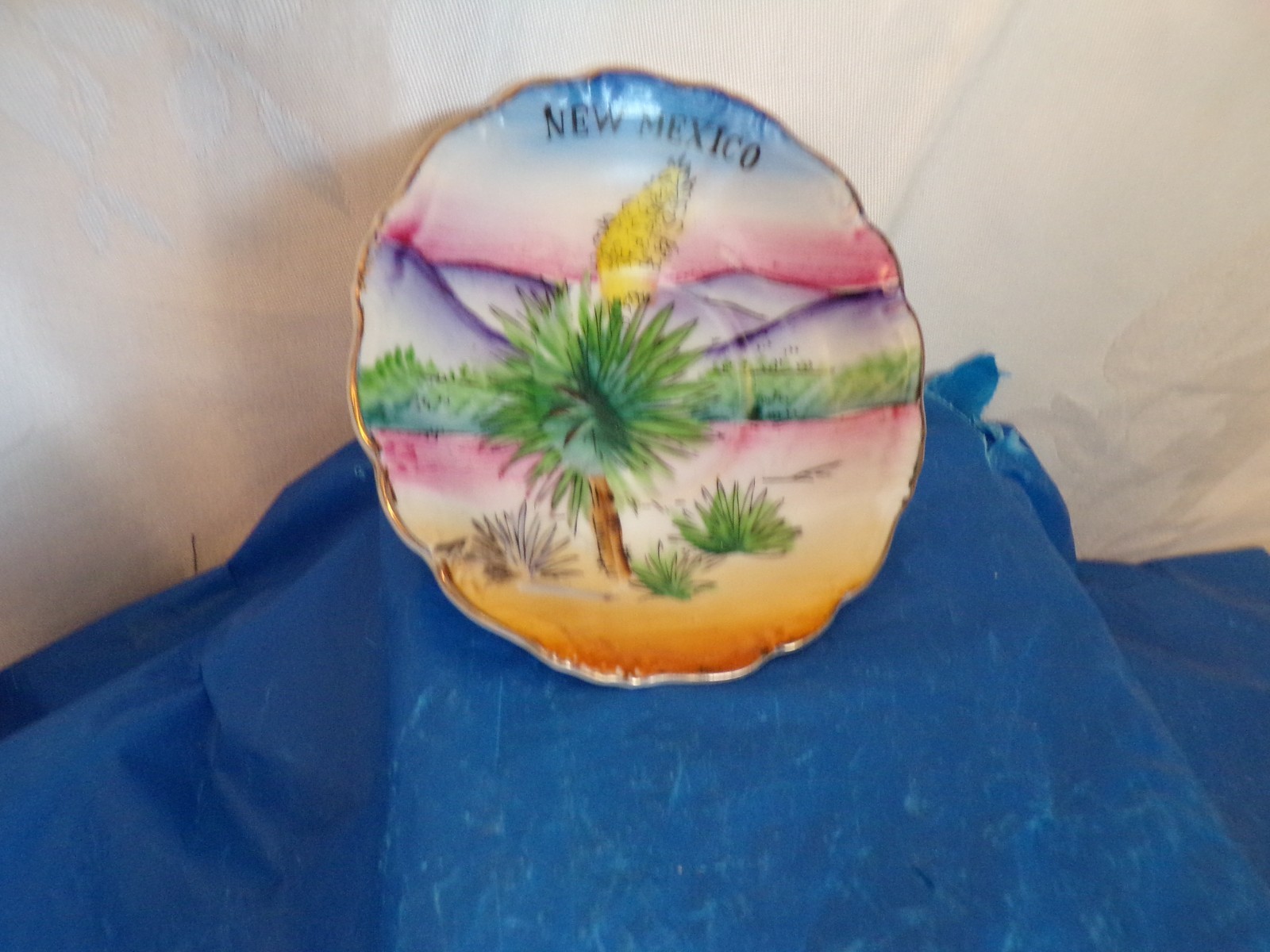 Choice Vintage Souvenir Collectible Display Plates/Ashtrays/Saucers