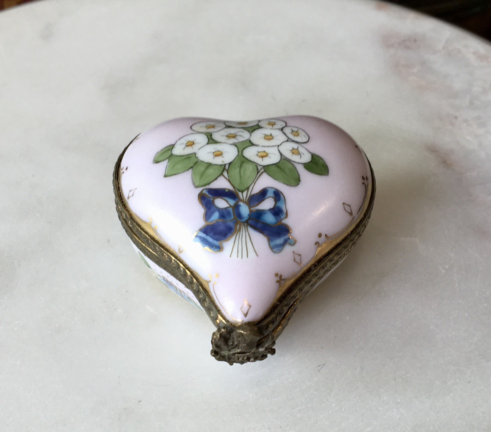 Limoges France Heart Shaped Trinket Box Pink Floral Blue Bow Peint Main