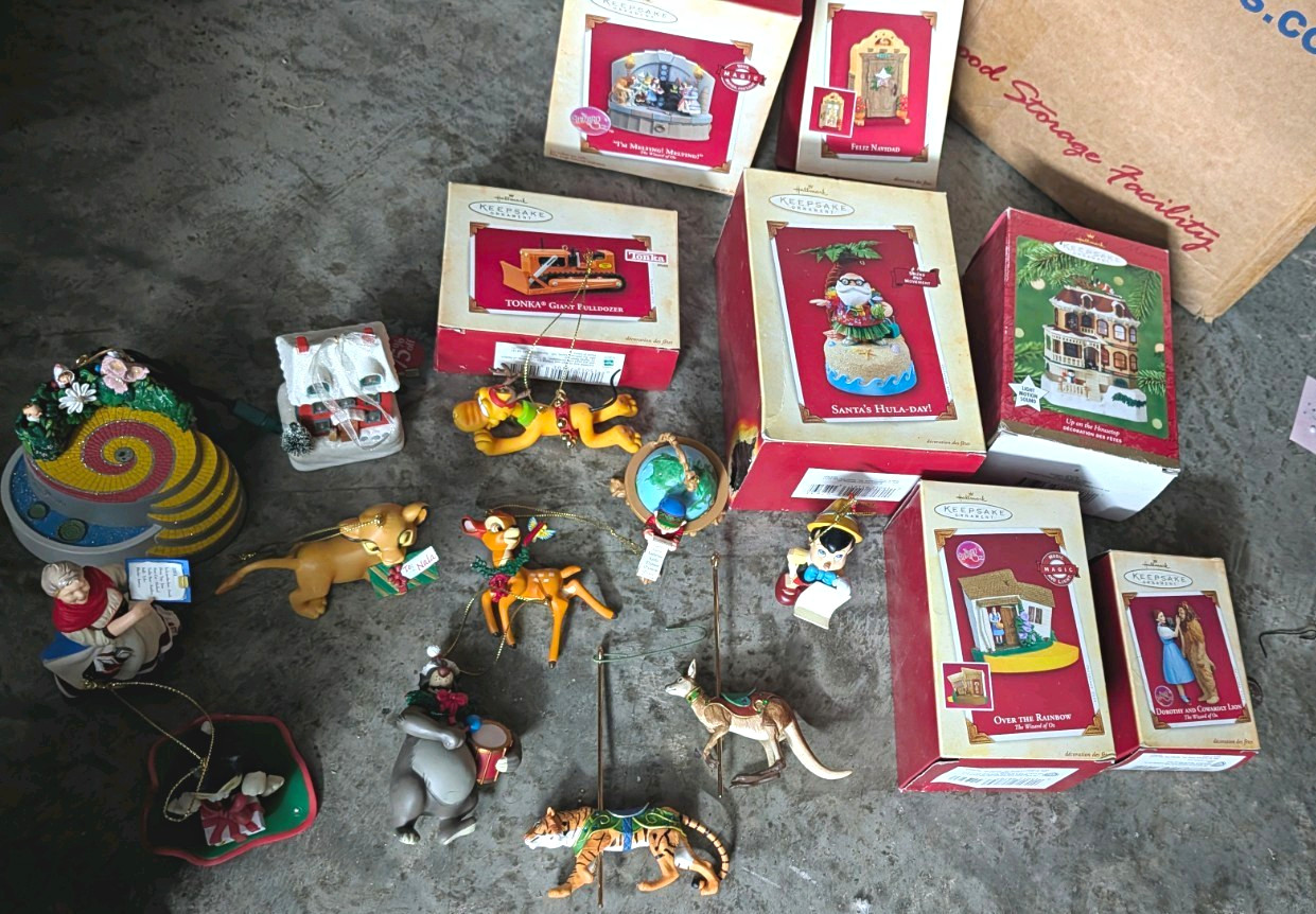 Vintage Hallmark Keepsake Christmas Ornament Lot Of 27
