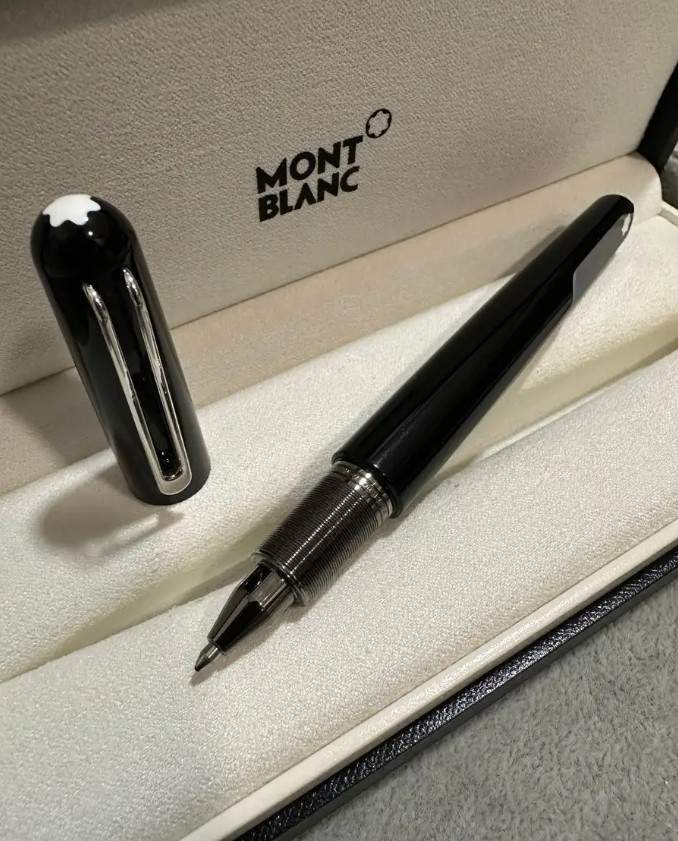 MONTBLANC Collection Star Walker Glossy Black RollerBall Pen Special Version