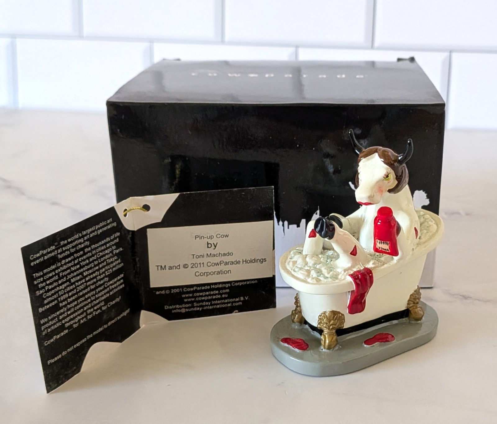 Cow Parade Pin Up Mini Figurine Rio de Janeiro Exhibit 2011 NEW in Box
