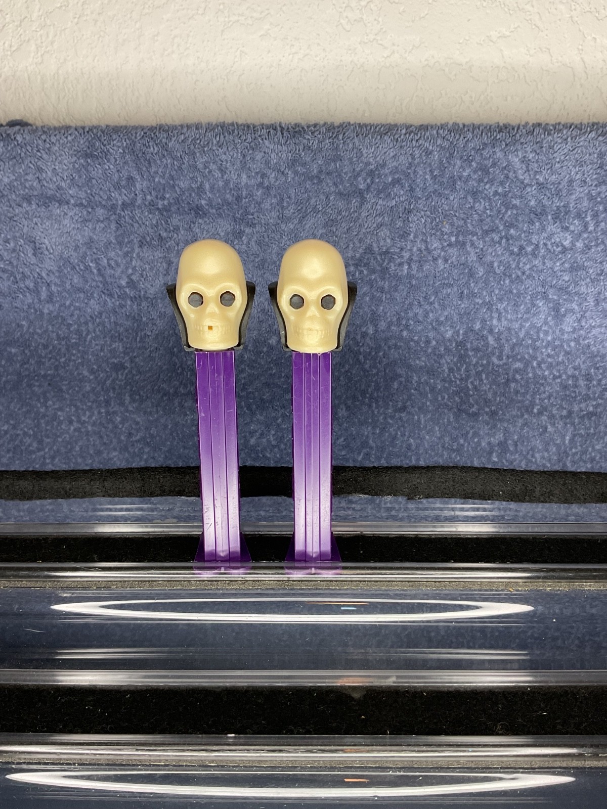 Pez COLGATE SKULL- VERY HARD TO FIND- LOOSE BUT EXCELLENT CONDITION- #2
