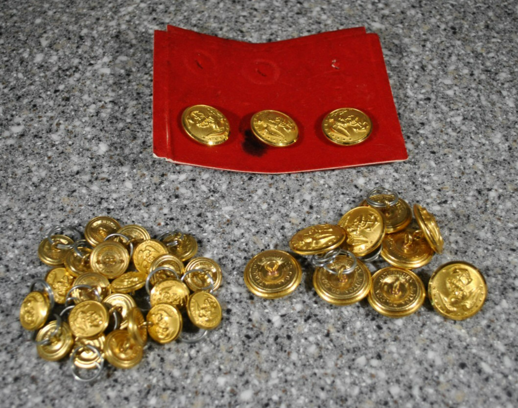 34 Vtg Vietnam Waterbury Button Company Brass USMC Buttons Round Eagle