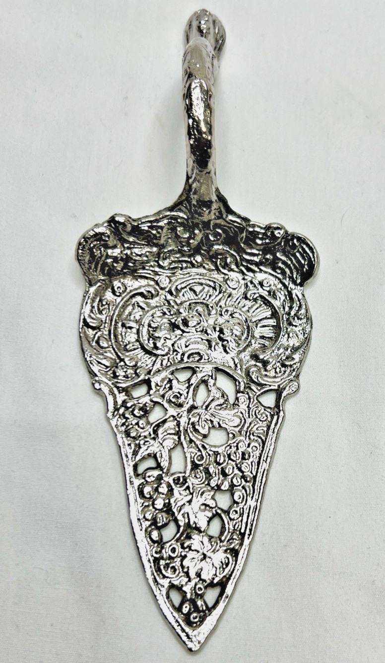 Antique Art Nouveau 6.5\