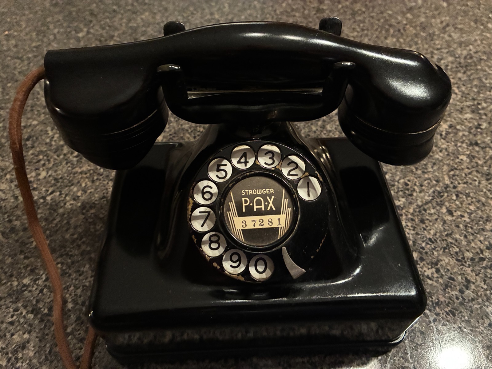 Automatic Electric Telephone [N° 2] Monophone w/self-contained base Strowger PAX