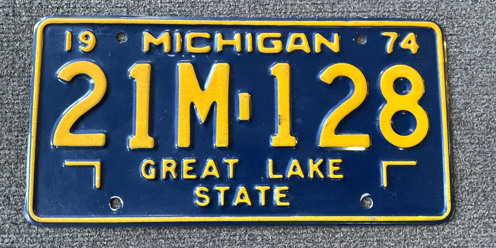 VERY RARE 1974 MICHIGAN MANUFACTURER LICENSE PLATE ORIGINAL GENERAL MOTORS 