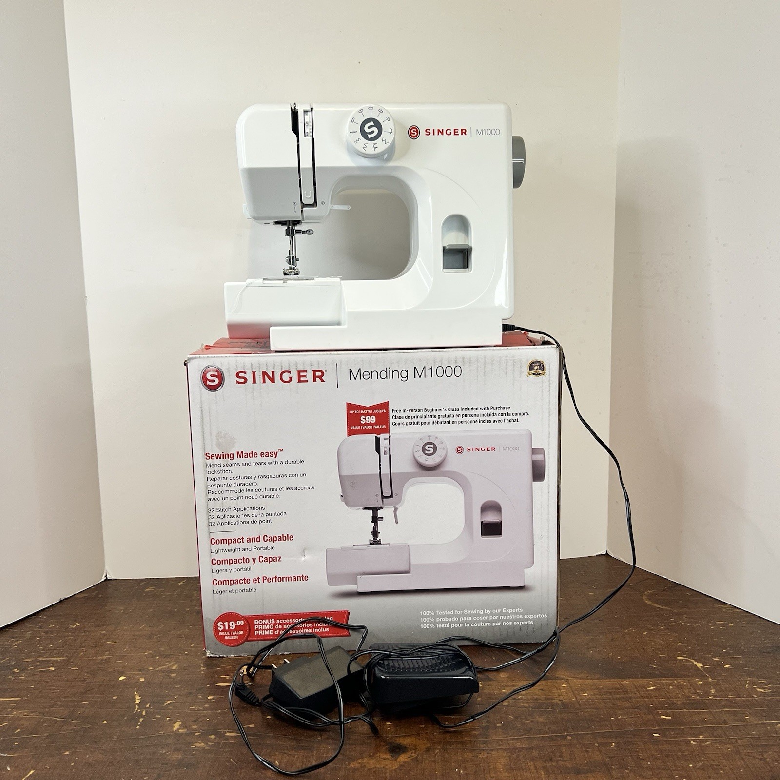 Singer M1000 Sewing Machine (Good Condition)