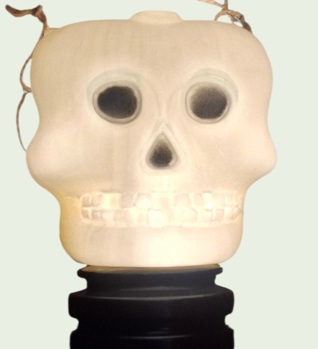 Vintage 1985 Blow Mold Halloween P.A.C Light-Up skull skeleton USA