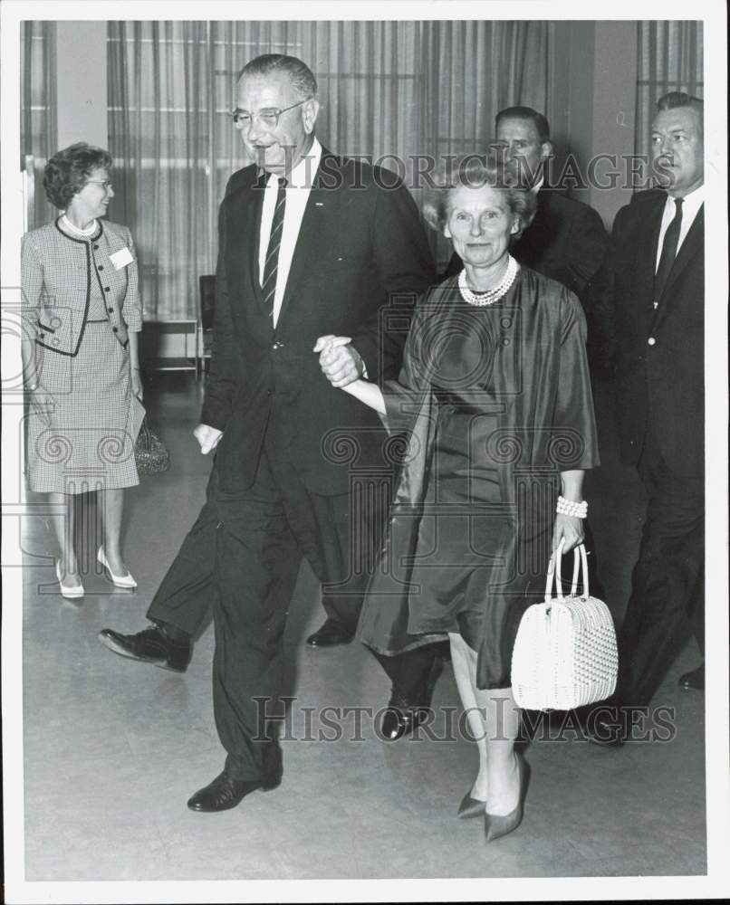 1963 Press Photo Lyndon Johnson with Mildred Jeffrey at McGregor Center, Detroit
