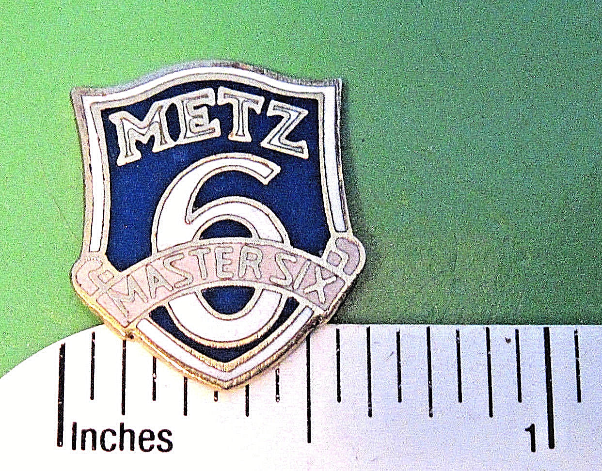 METZ MOTOR CAR CO. master 6 - hat pin , lapel pin  , tie tac , hatpin GIFT BOXED