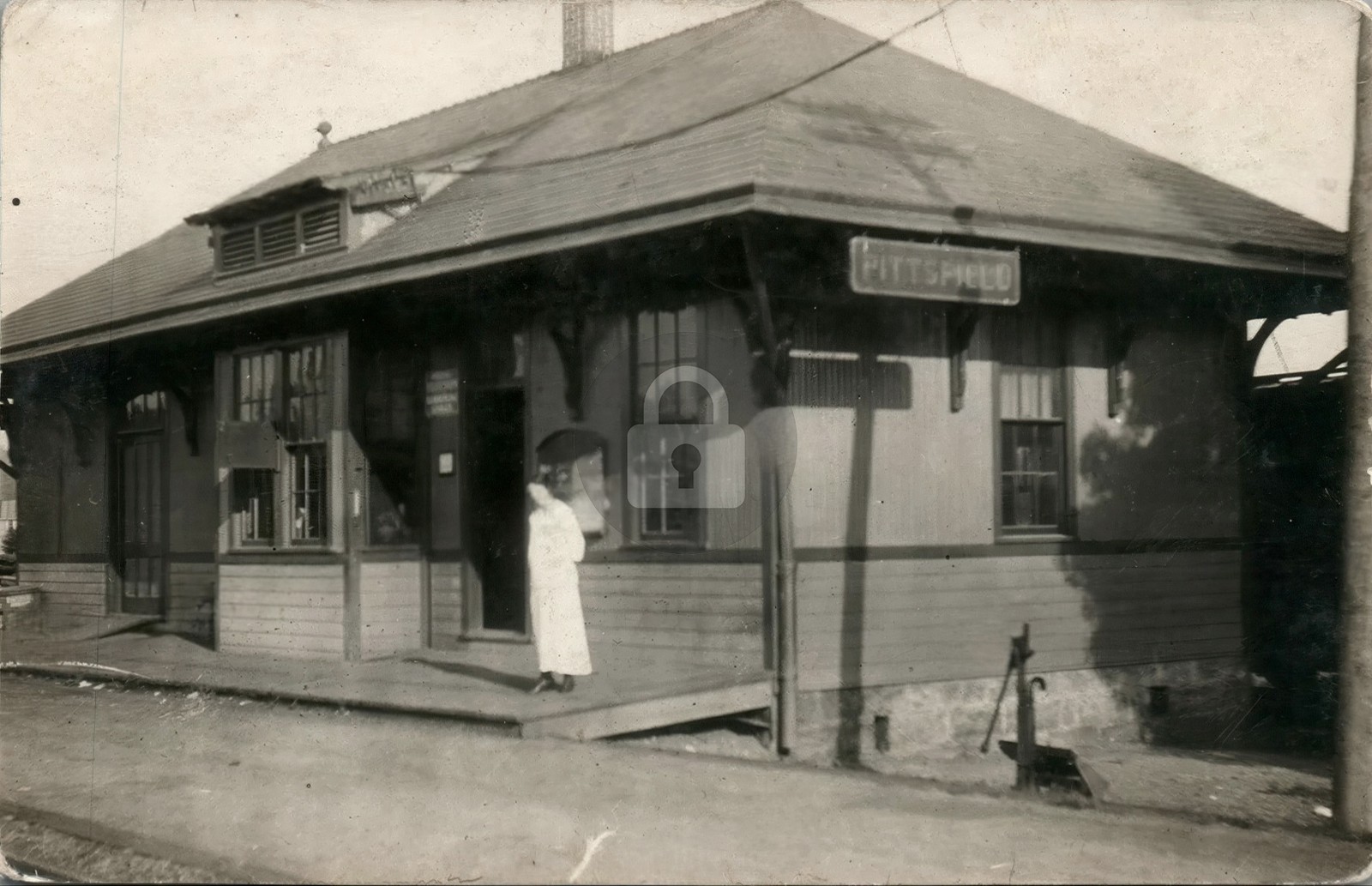 P&E Railroad Train Station PITTSFIELD PA Warren Co. #2 RPPC Photo Postcard COPY