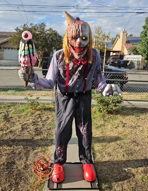6.9 ft. Motion-Activated I Scream Clown Halloween Animatronic by Tekky