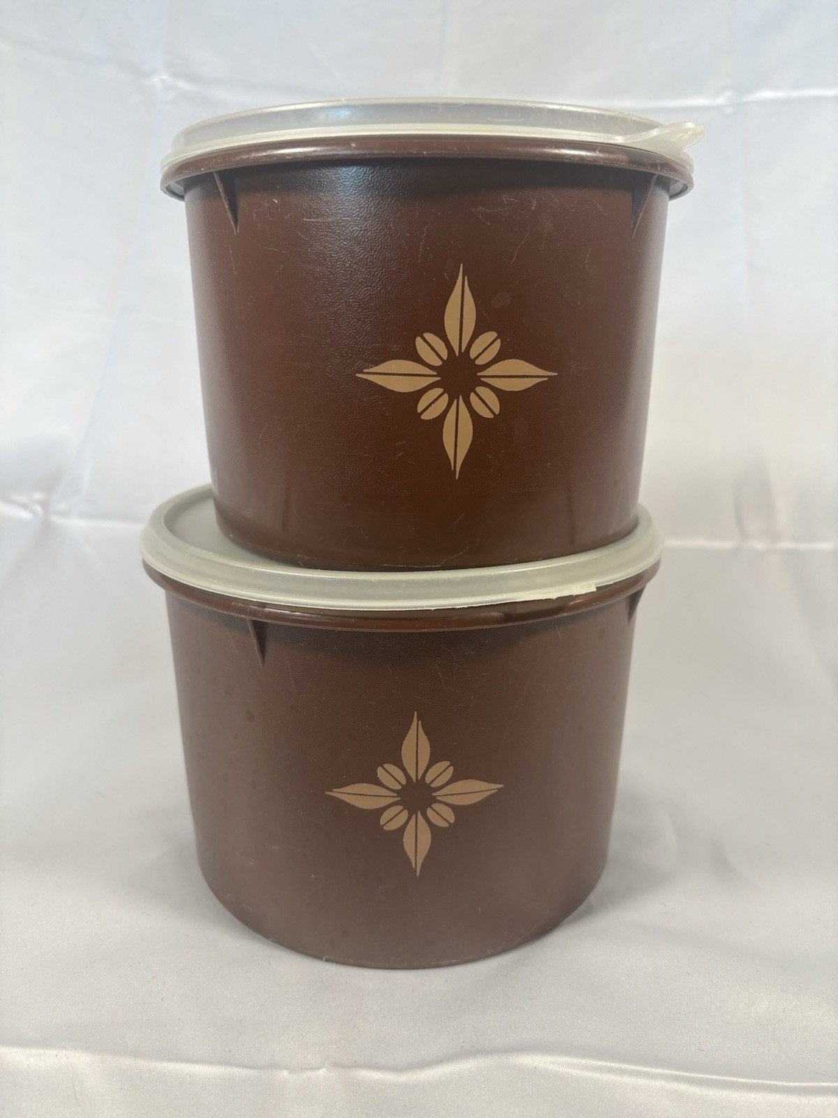2 VTG Tupperware Brown Canisters W/Clear lids 265-16/264-19 Sunburst Pattern