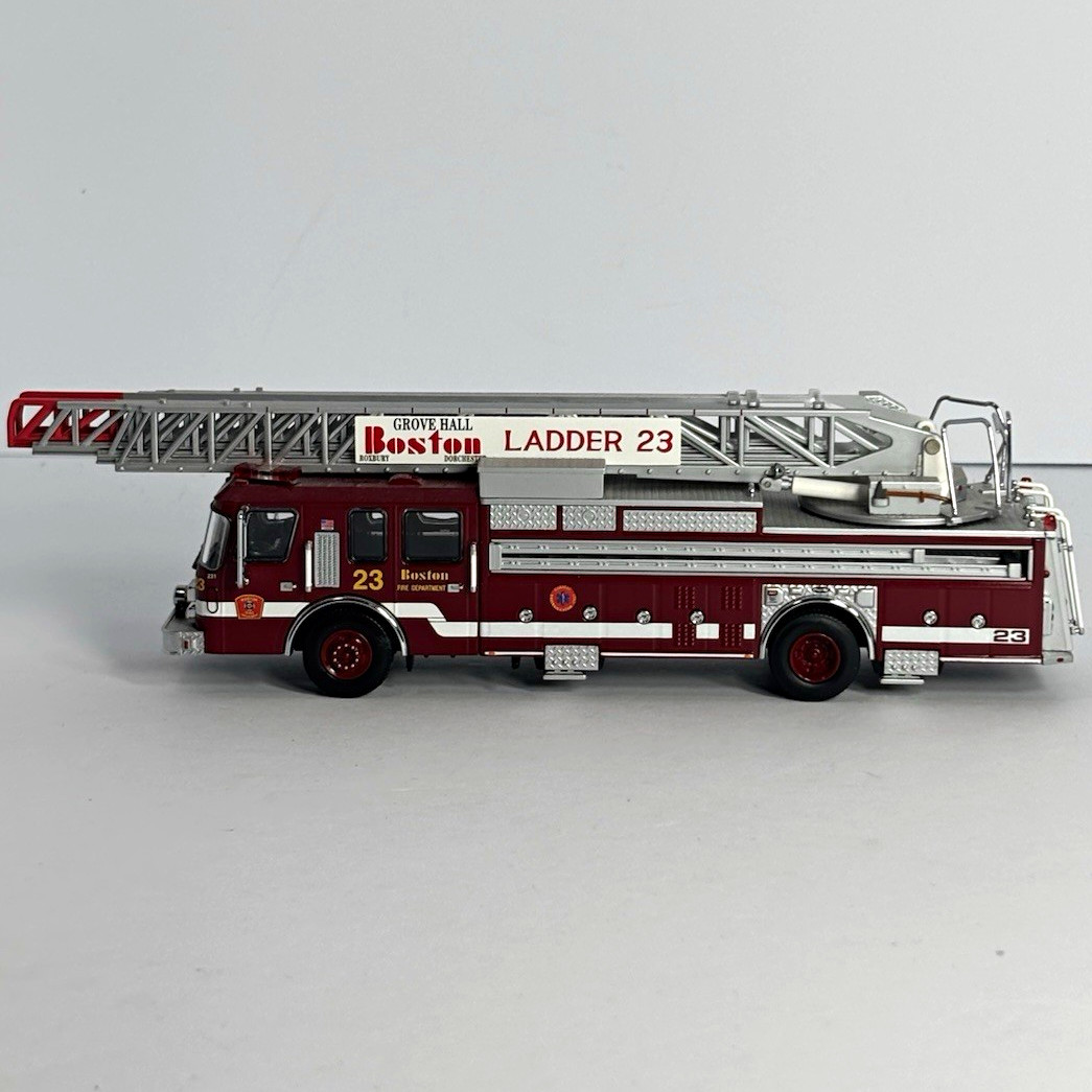 Code 3 #12960 Boston Fire Dept Ladder 23 E-One 1:64 2004
