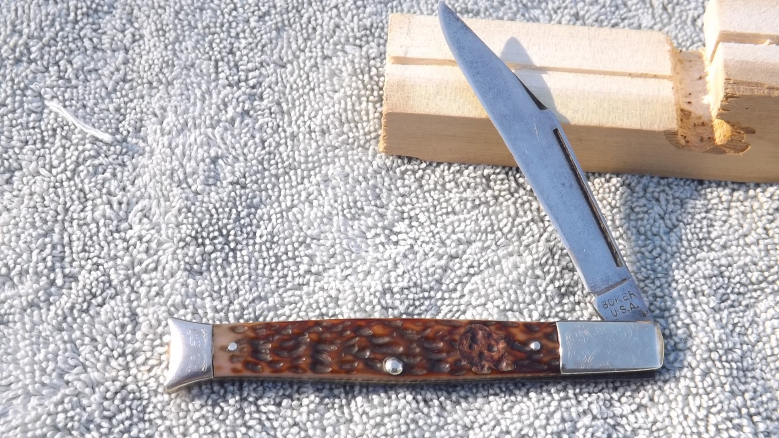 VINTAGE  BOKER USA   ENGRAVED SCROLLED BOLSTER  SINGLE BLADE  FISHTAIL KNIFE