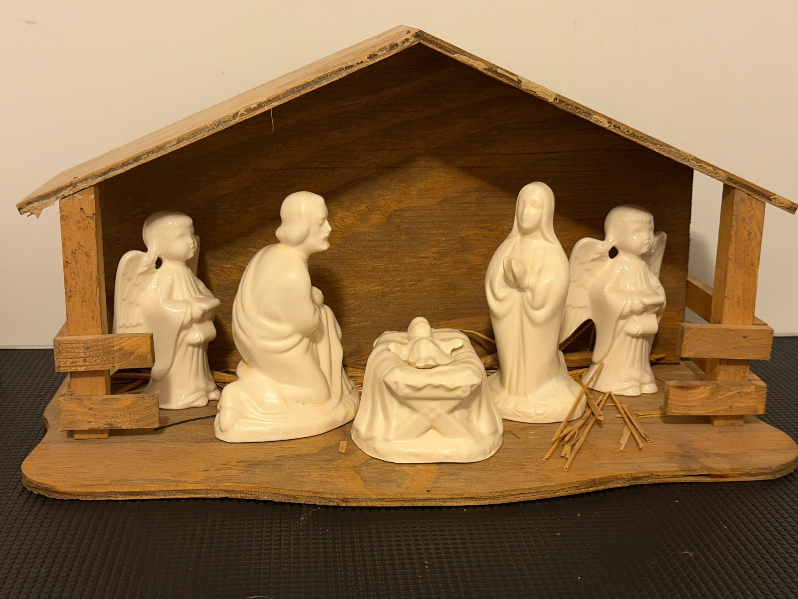 Vintage 1986 Sisters Incarnate Word Handmade Ceramic Nativity Set Stable Ohio