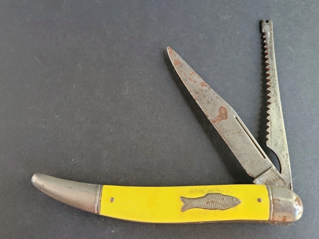 Vintage Imperial Prov RI USA Fish Knife Yellow Pearl Fishing Pocket Knife Scaler