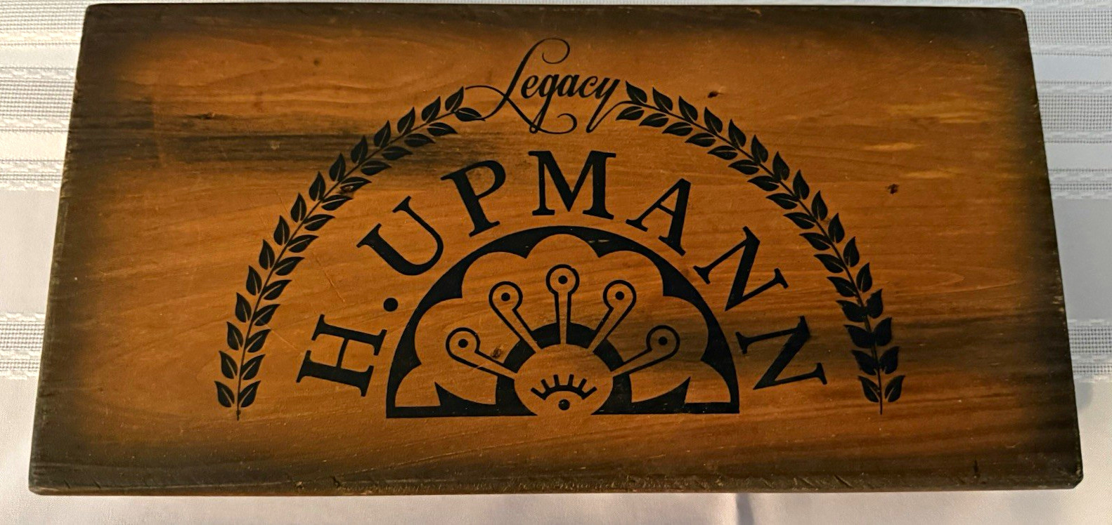 H Upmann Legacy Wooden Cigar Mold Toro 10 Cigar Box Honduras Tobacciana 14”