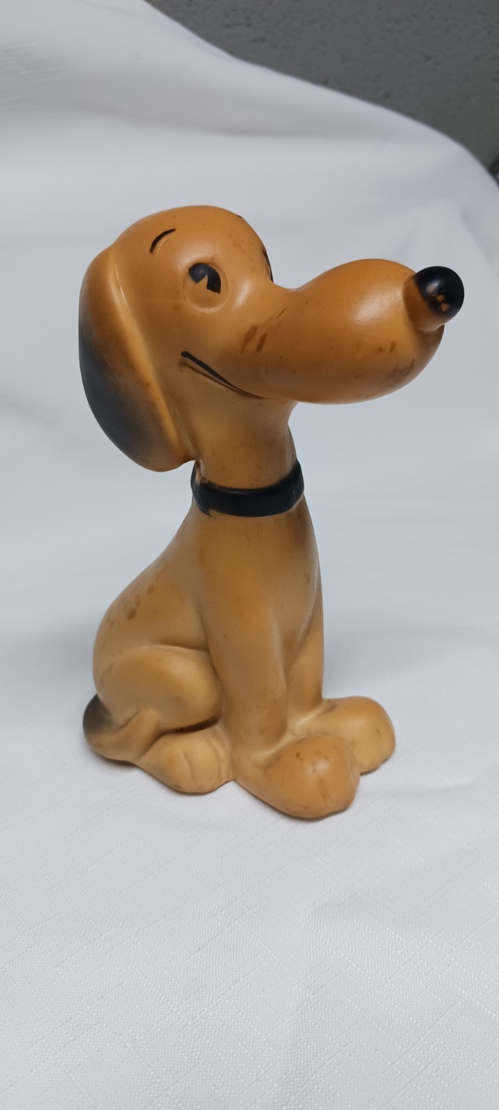 Vintage 1958 Peanuts Snoopy Vinyl Figure Sitting 6\